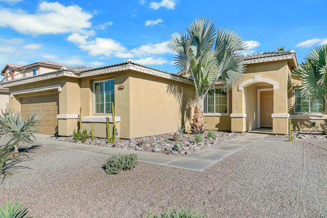 43820 Cape Cod Court, Indio CA: https://media.crmls.org/mediaz/5e28188b-c125-48c0-a233-0260f3a03b85.jpg