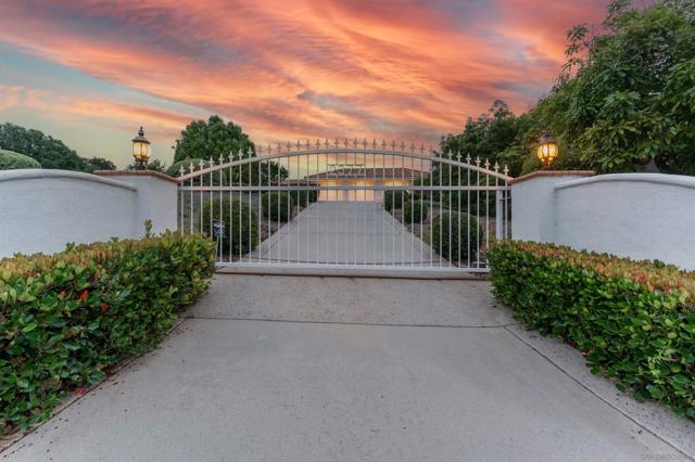2377 Vern Drive, Fallbrook CA: https://media.crmls.org/mediaz/5e286e07-dbd1-4a20-a7bb-58a79c8cf8f6.jpg