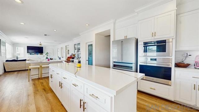43041 Noble Court, Temecula CA: https://media.crmls.org/mediaz/5e289348-7cb1-46c9-a14f-0e4f762dde51.jpg