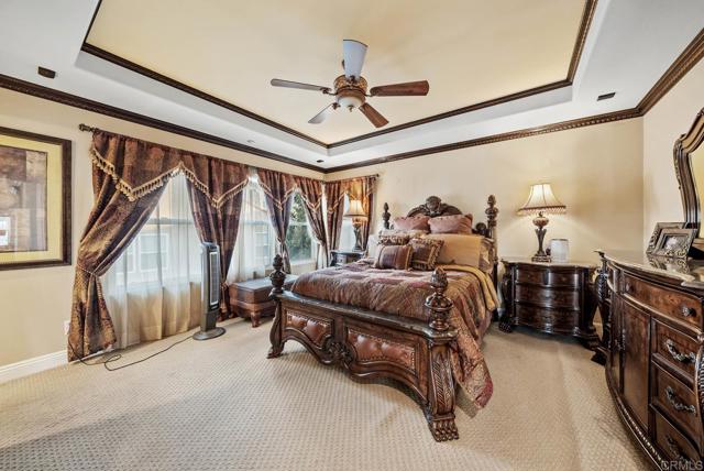2062 Pleasant Waters Ct, Spring Valley CA: https://media.crmls.org/mediaz/5e2912e0-c686-446e-81d5-cfba013cd534.jpg
