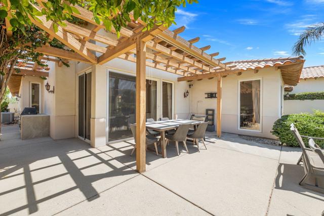 48205 Via Solana, La Quinta CA: https://media.crmls.org/mediaz/5e29530e-de97-4473-b053-463655d21fe9.jpg