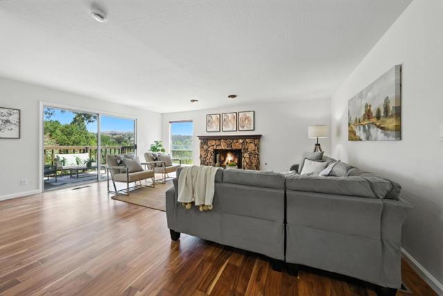 5529 Feather Court, Castro Valley CA: https://media.crmls.org/mediaz/5e29cd1c-35c5-443e-85ed-6b07c0e905ea.jpg