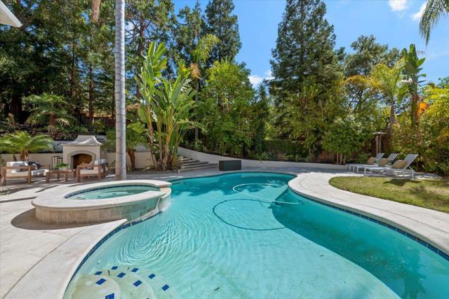 17274 Verdes Robles, Los Gatos CA: https://media.crmls.org/mediaz/5e29df5b-3d8f-458a-9e67-b51e047851dd.jpg