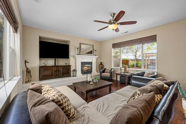 6600 Eagle Ridge Court, Gilroy CA: https://media.crmls.org/mediaz/5e2b34ef-593d-43b3-a3a9-367031d9521d.jpg