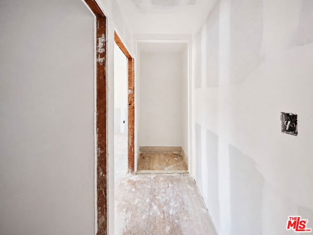 14426 Friar Street photo 28