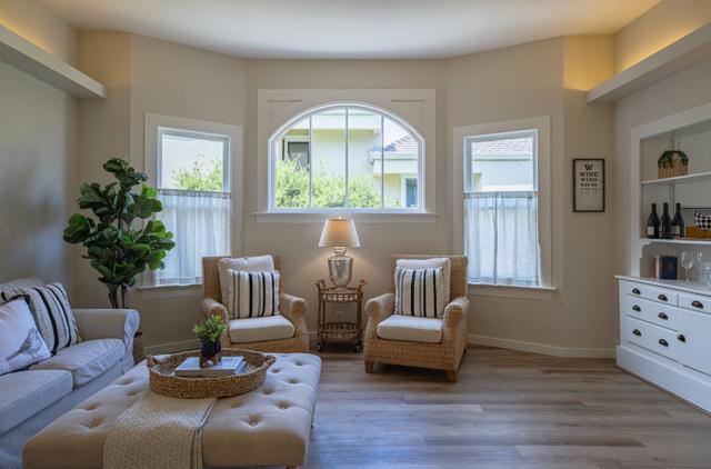 570572 Belden Street, Monterey CA: https://media.crmls.org/mediaz/5e2b7b7b-a9a9-4a1c-801c-402f95119905.jpg