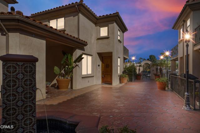 1739 Aviation Blvd-Courtyard