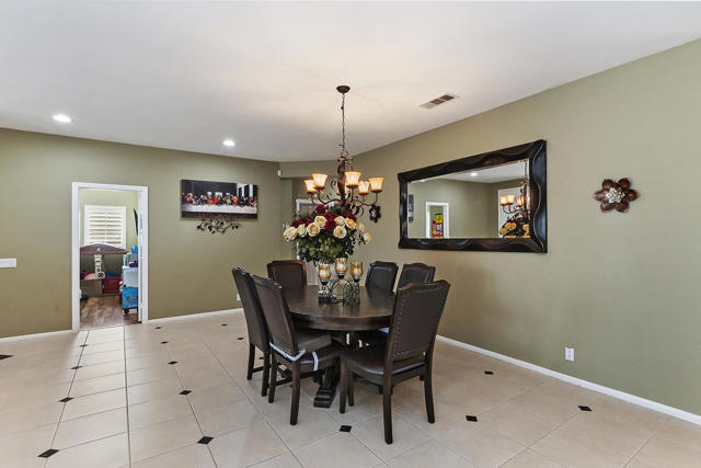 011_Dining Area