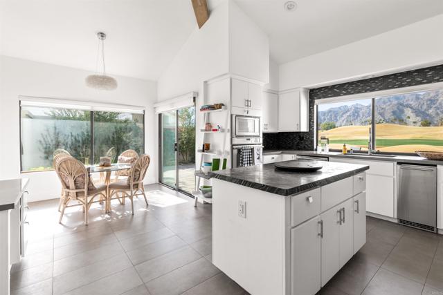 54877 Inverness Way, La Quinta CA: https://media.crmls.org/mediaz/5e2c009d-51b7-43d5-905a-0e67728abfd0.jpg