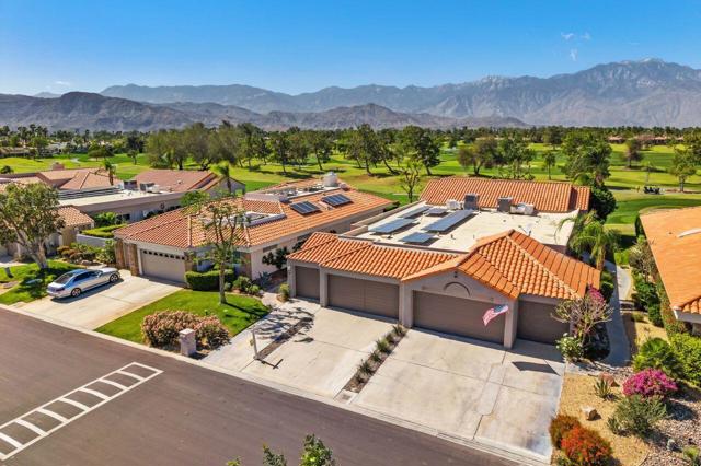 36 Colonial Drive, Rancho Mirage CA: https://media.crmls.org/mediaz/5e2cd23a-58e8-4c42-bf25-a2d873a995ba.jpg