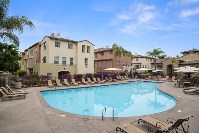 644 Hatfield Dr, San Marcos CA: https://media.crmls.org/mediaz/5e2d07c5-7d87-4e05-92e5-6e8064f208b0.jpg