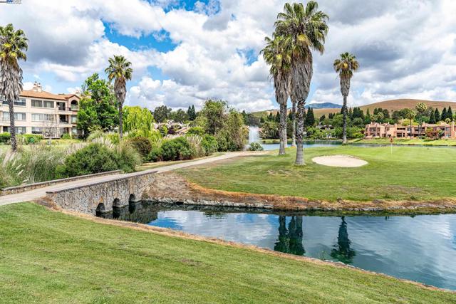 4009 W Lakeshore Drive, San Ramon CA: https://media.crmls.org/mediaz/5e2d5e2b-56d7-4212-98f7-e67369f58452.jpg