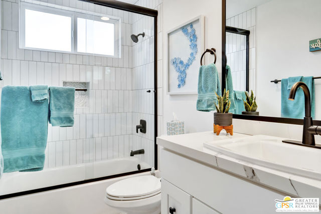 57745 San Tropeze Drive, Yucca Valley CA: https://media.crmls.org/mediaz/5e2dab57-ba56-4c2b-a1a0-e6e85a51e38b.jpg