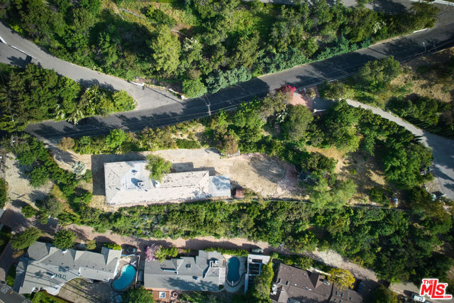 4571 N Gable Drive, Encino CA: https://media.crmls.org/mediaz/5e2e844f-3e47-4d68-96f5-d14257347776.jpg