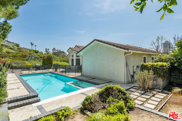 30150 AVENIDA CELESTIAL, Rancho Palos Verdes, California 90275, 4 Bedrooms Bedrooms, ,3 BathroomsBathrooms,Residential,Sold,AVENIDA CELESTIAL,22145523