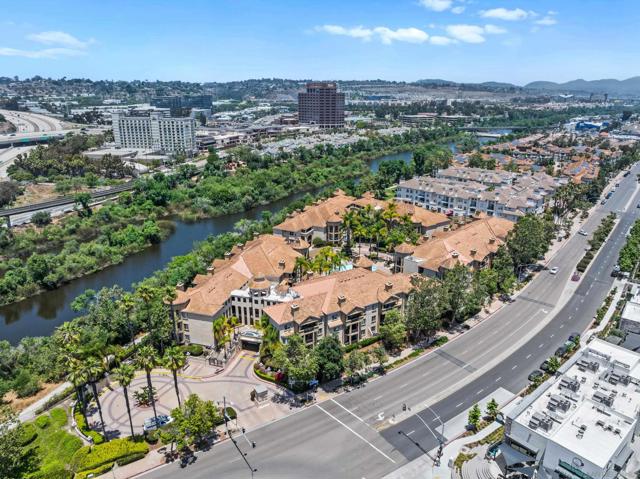 510 Camino De La Reina, San Diego CA: https://media.crmls.org/mediaz/5e3041f1-bb88-47e0-a85f-2a7458f81eea.jpg