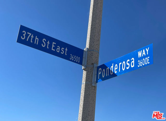36409 E 37th Street, Palmdale CA: https://media.crmls.org/mediaz/5e31907e-5fc0-46a4-a923-72f9774299ba.jpg