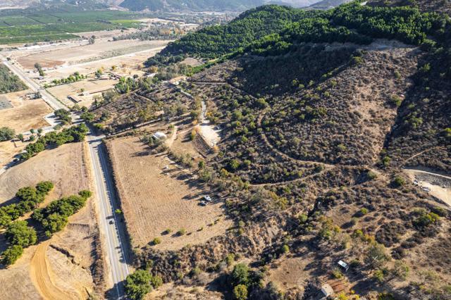 32911 Cole Grade Rd, Valley Center CA: https://media.crmls.org/mediaz/5e319f75-8189-47cd-96ea-d97b1eee66bc.jpg