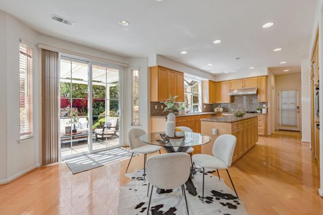 18898 Bellgrove Circle, Saratoga CA: https://media.crmls.org/mediaz/5e31c8a1-6650-4810-9054-00de9ce2f48c.jpg