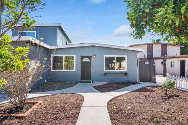 434 Del Mar Ct, Chula Vista CA: https://media.crmls.org/mediaz/5e330adf-7ee5-4262-a67f-d60d5617ced7.jpg