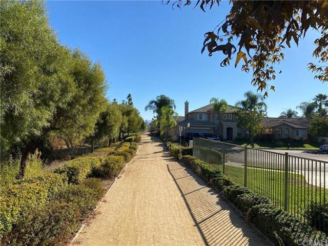 Detail Gallery Image 25 of 30 For 33557 Nandina Ln, Murrieta,  CA 92563 - 4 Beds | 2 Baths