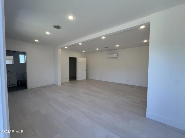 4934 Enfield Avenue, Encino CA: https://media.crmls.org/mediaz/5e343f91-a2f6-432f-b46d-7f62a3a03acd.jpg
