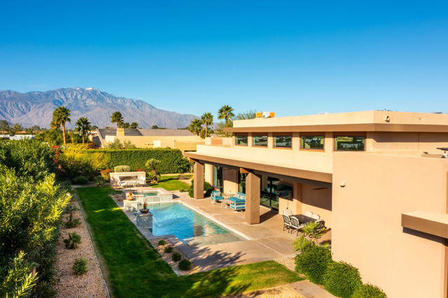15 Via Montagna, Rancho Mirage CA: https://media.crmls.org/mediaz/5e34b1ee-4908-4dba-8ed6-e36fc8502e52.jpg