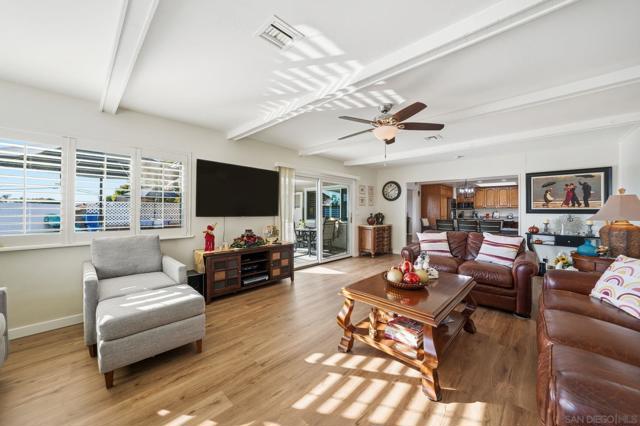 1434 Manchester St, National City CA: https://media.crmls.org/mediaz/5e350cc3-549c-4a39-898b-1c6c14eaaa00.jpg