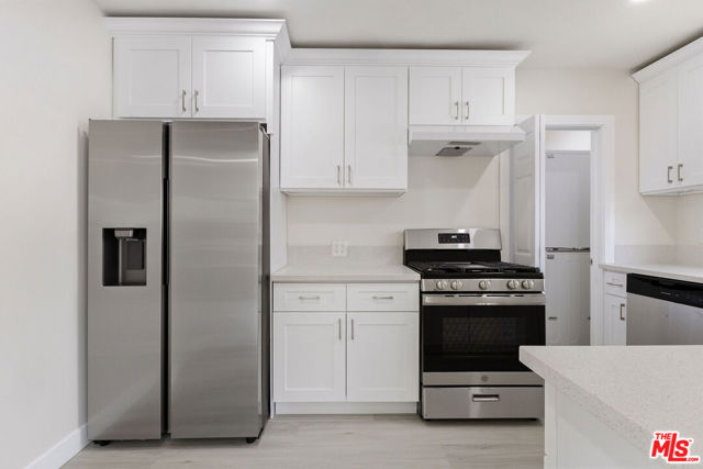 7127 Ramsgate Avenue, Los Angeles CA: https://media.crmls.org/mediaz/5e352679-44a0-473d-a565-20d211d75139.jpg