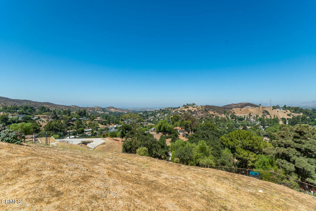 https://media.crmls.org/mediaz/5e354921-d83c-425a-92a1-0cb15c9cc928.jpg?preset=X-Large