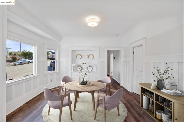 1641 E 20th Street, Oakland CA: https://media.crmls.org/mediaz/5e357fb5-9b1c-41bd-95c2-ab32d9692472.jpg
