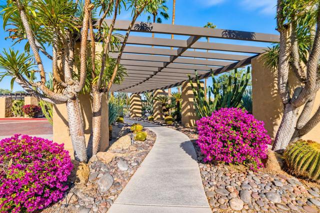 4881 S Winners Circle #B, Palm Springs, CA 92264
