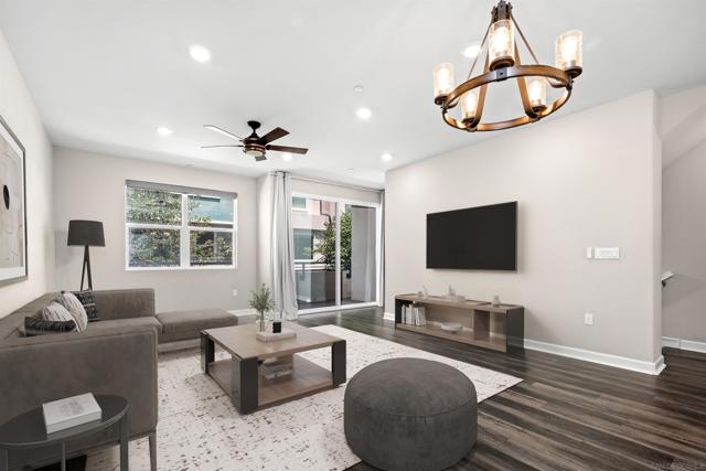 1951 Pavilion Lane, Chula Vista CA: https://media.crmls.org/mediaz/5e369356-a005-49cc-be4b-d38a0190ef93.jpg