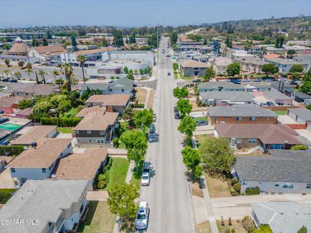 5924 Fairfax Avenue, Los Angeles CA: https://media.crmls.org/mediaz/5e36dca8-1c7b-4ad5-bacc-cc8017a62528.jpg