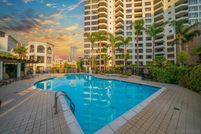 700 W Harbor Dr, San Diego CA: https://media.crmls.org/mediaz/5e376020-54e5-4e7d-af49-73e0f4f831d6.jpg