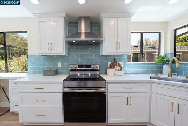 2128 Presidio Ct, Danville CA: https://media.crmls.org/mediaz/5e376148-9560-46df-a17d-6df132660a32.jpg