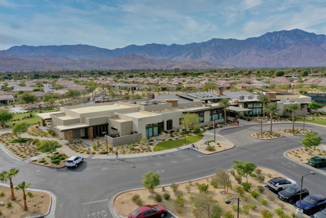 80 Zinfandel, Rancho Mirage CA: https://media.crmls.org/mediaz/5e37ab15-3f8e-4286-a7ce-26498e4aa602.jpg