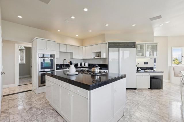 16383 Aztec Ridge Drive, Los Gatos CA: https://media.crmls.org/mediaz/5e37bb92-eae8-4c55-a4ce-da516f4e6981.jpg