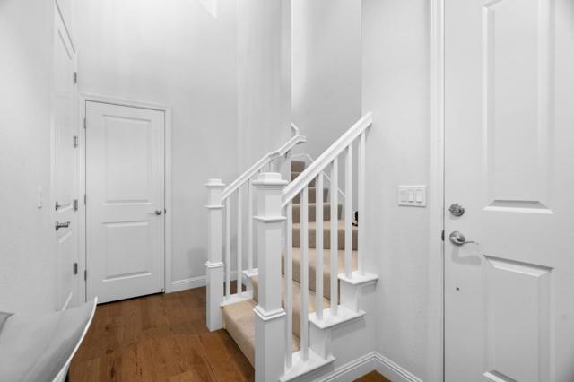 641 Turnbuckle Drive, Redwood City CA: https://media.crmls.org/mediaz/5e38b236-84d6-471b-a59d-3c07f230ab75.jpg