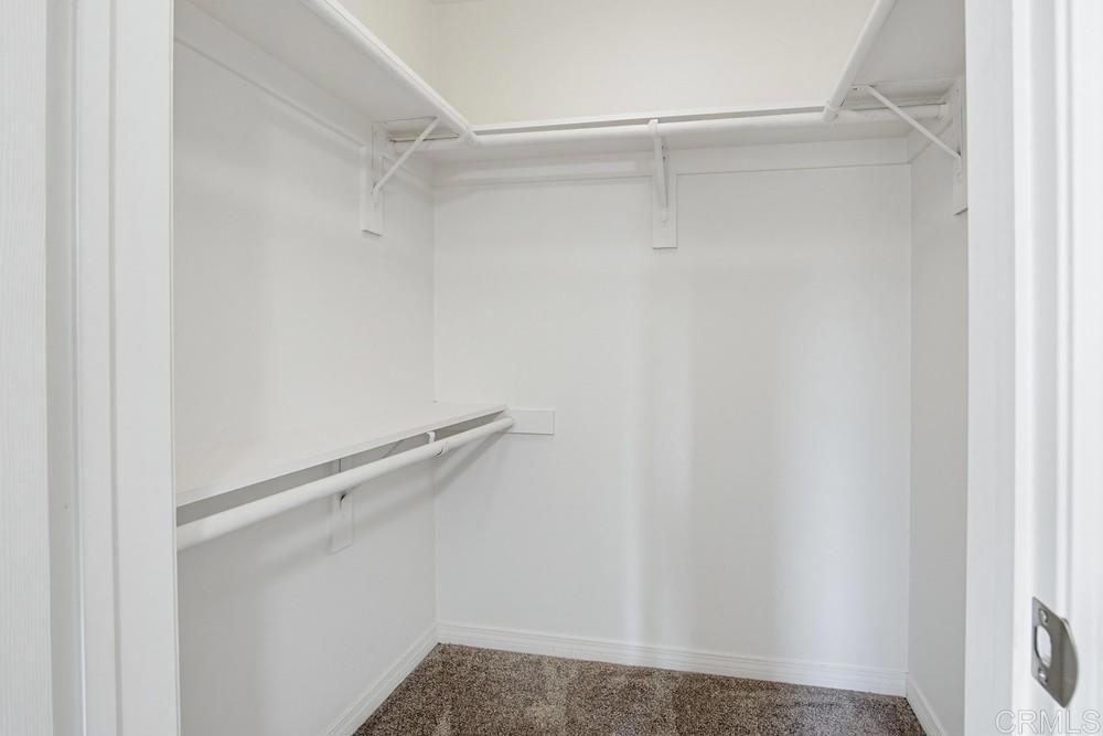 https://media.crmls.org/mediaz/5e38fa6b-fd69-4294-aeeb-541cfd33df40.jpg?preset=X-Large