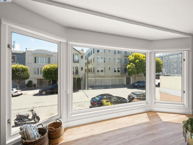 Image 5 of 44 For 2370 Francisco St