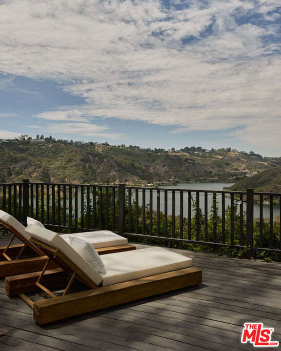 6 Bed Home for Sale in Los Angeles, California