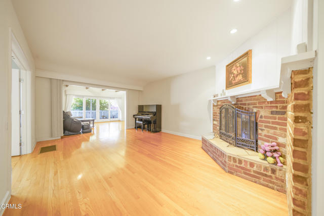 Image 5 of 46 For 4711 Briggs Avenue