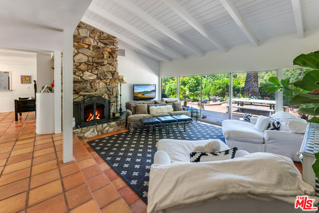 5E3A4Ac6 8Cda 4Fe8 B991 8A18F26C4157 28847 Bison Court, Malibu, Ca 90265 &Lt;Span Style='BackgroundColor:transparent;Padding:0Px;'&Gt; &Lt;Small&Gt; &Lt;I&Gt; &Lt;/I&Gt; &Lt;/Small&Gt;&Lt;/Span&Gt;