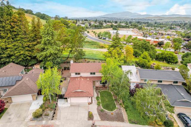 11868 Bloomington Way, Dublin CA: https://media.crmls.org/mediaz/5e3a53f1-71b4-4462-b264-9d1103f530c0.jpg