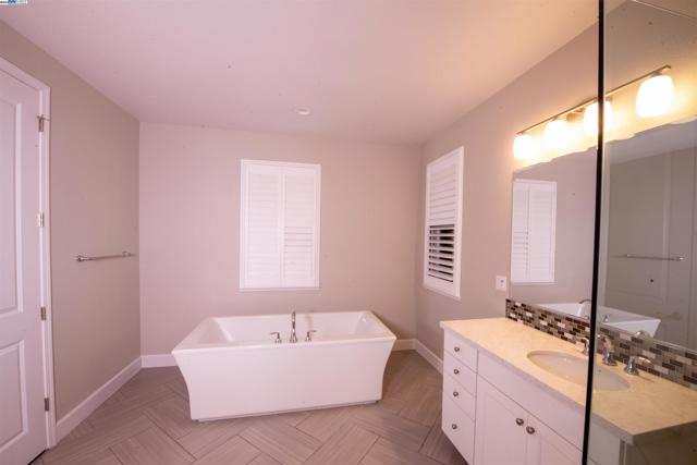 7212 MOUNT VEEDER ROAD, Dublin CA: https://media.crmls.org/mediaz/5e3ac9f7-90e5-4c96-92da-72027b8b75bf.jpg