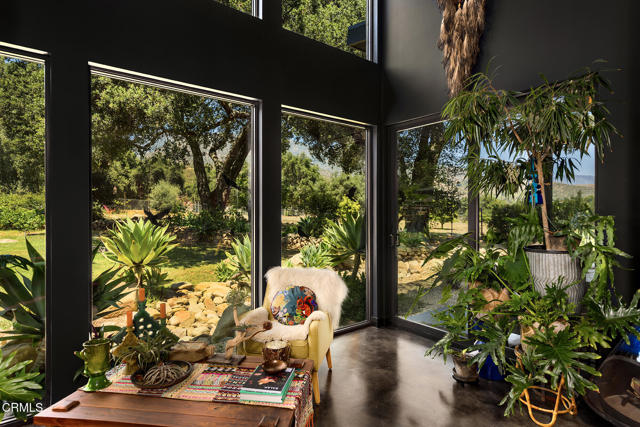 12293 Topa Lane, Santa Paula CA: https://media.crmls.org/mediaz/5e3aec66-9926-483c-8449-f3c5f880559a.jpg
