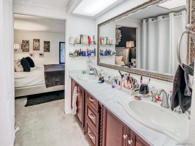 4804 La Villa Marina, Marina del Rey CA: https://media.crmls.org/mediaz/5e3b2b05-8b1f-4878-96b1-1edcba32b77c.jpg