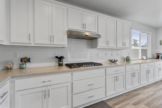 256 Copperleaf Lane, San Juan Bautista CA: https://media.crmls.org/mediaz/5e3b904b-0315-4078-b6dd-41a68cfc9c75.jpg