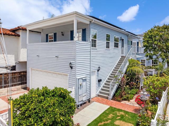 260 H Avenue, Coronado CA: https://media.crmls.org/mediaz/5e3bb7fc-e02f-4ca6-a4c3-b083d0276715.jpg